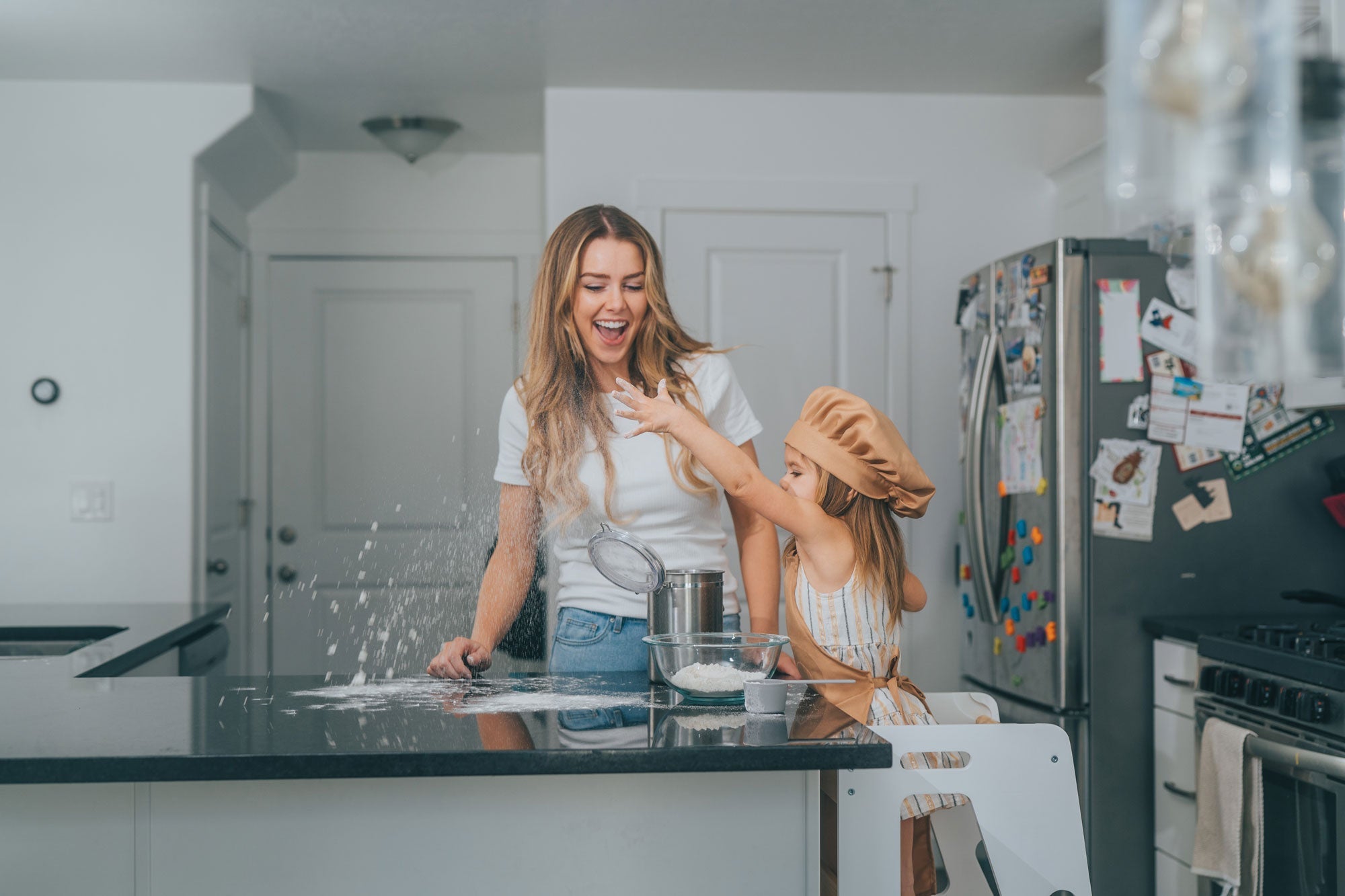 Ce que personne ne dit sur l’autonomie des tout-petits (et pourquoi la tour d'apprentissage Bey & Co change tout)